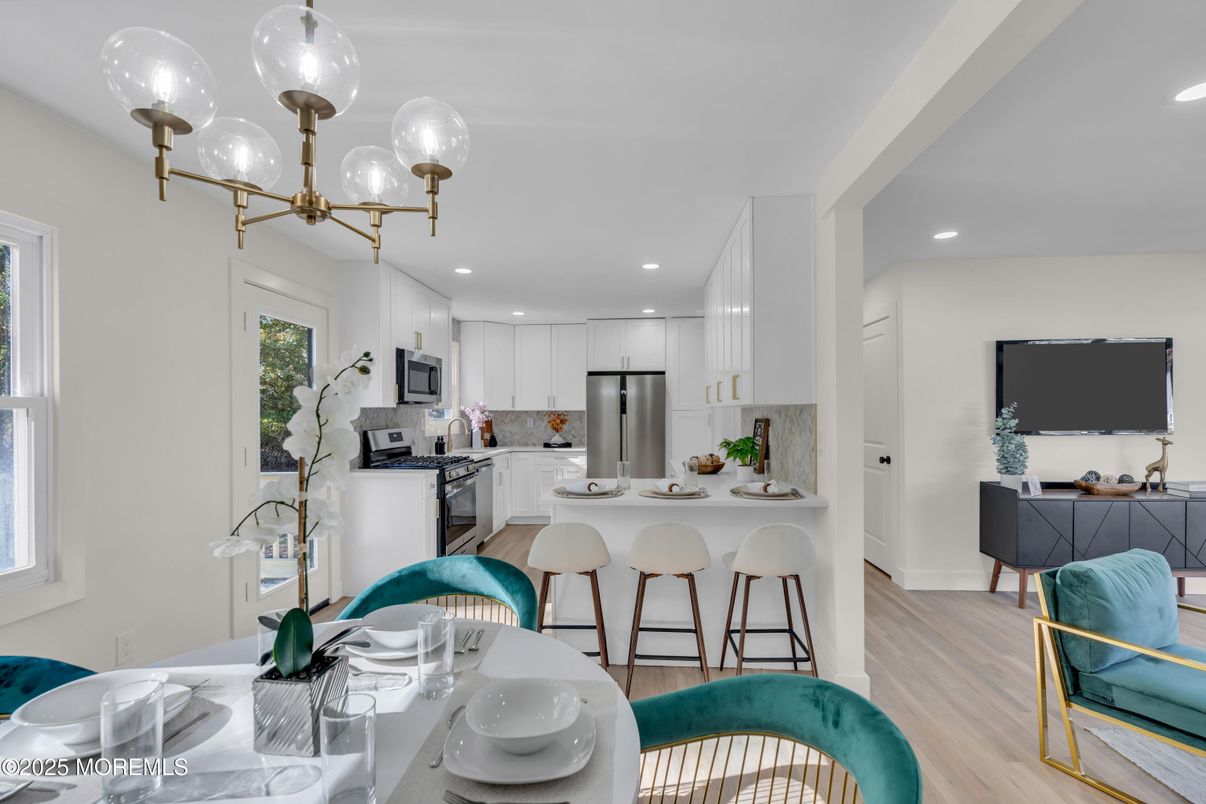 Dining room, Interior, Kitchen, Recessed Lighting, Stainless Steel Appliances, Wood Texture Flooring