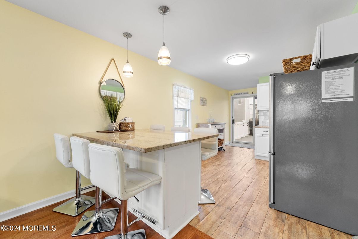 Interior, Kitchen, Pendant Lights, Wood Texture Flooring
