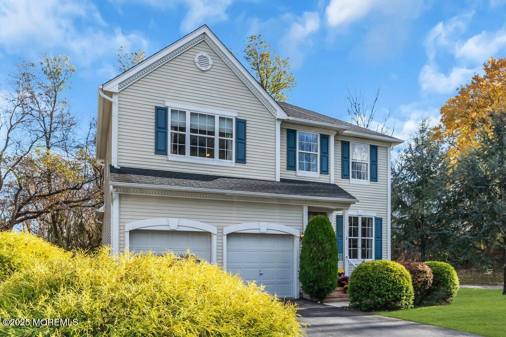 Attached, Exterior, Facade, Farmhouse