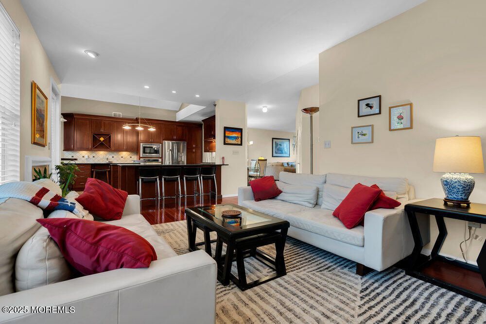 Interior, Kitchen, Living room, Pendant Lights, Recessed Lighting, Stainless Steel Appliances