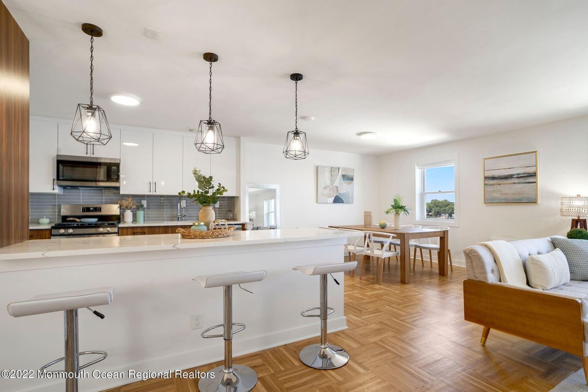 Dining room, Interior, Kitchen, Pendant Lights, Recessed Lighting, Stainless Steel Appliances, Wood Texture Flooring