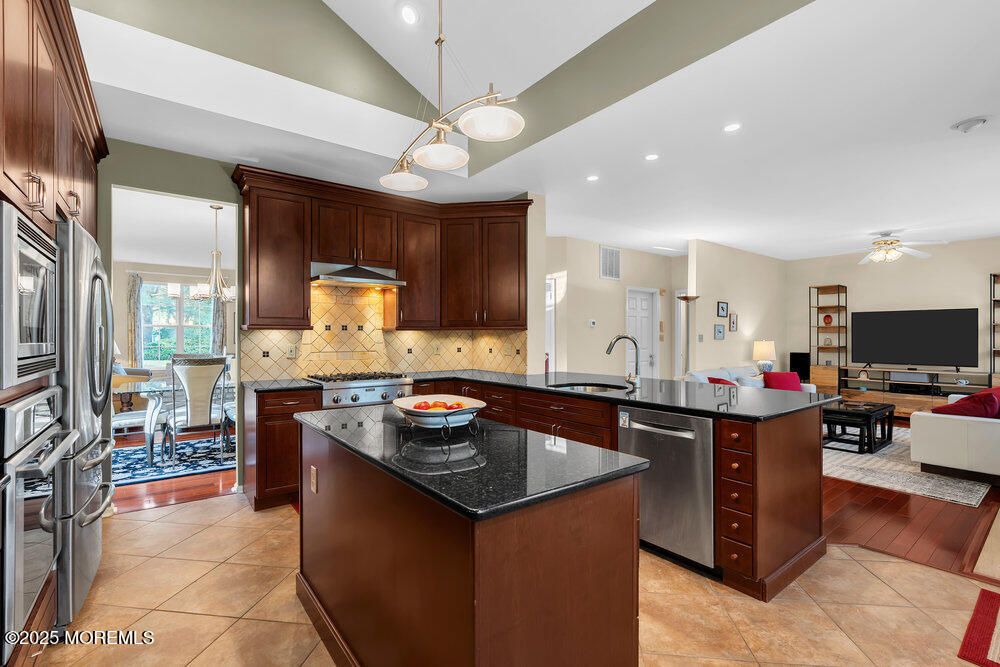 Dining room, Interior, Kitchen, Living room, Pendant Lights, Recessed Lighting, Stainless Steel Appliances