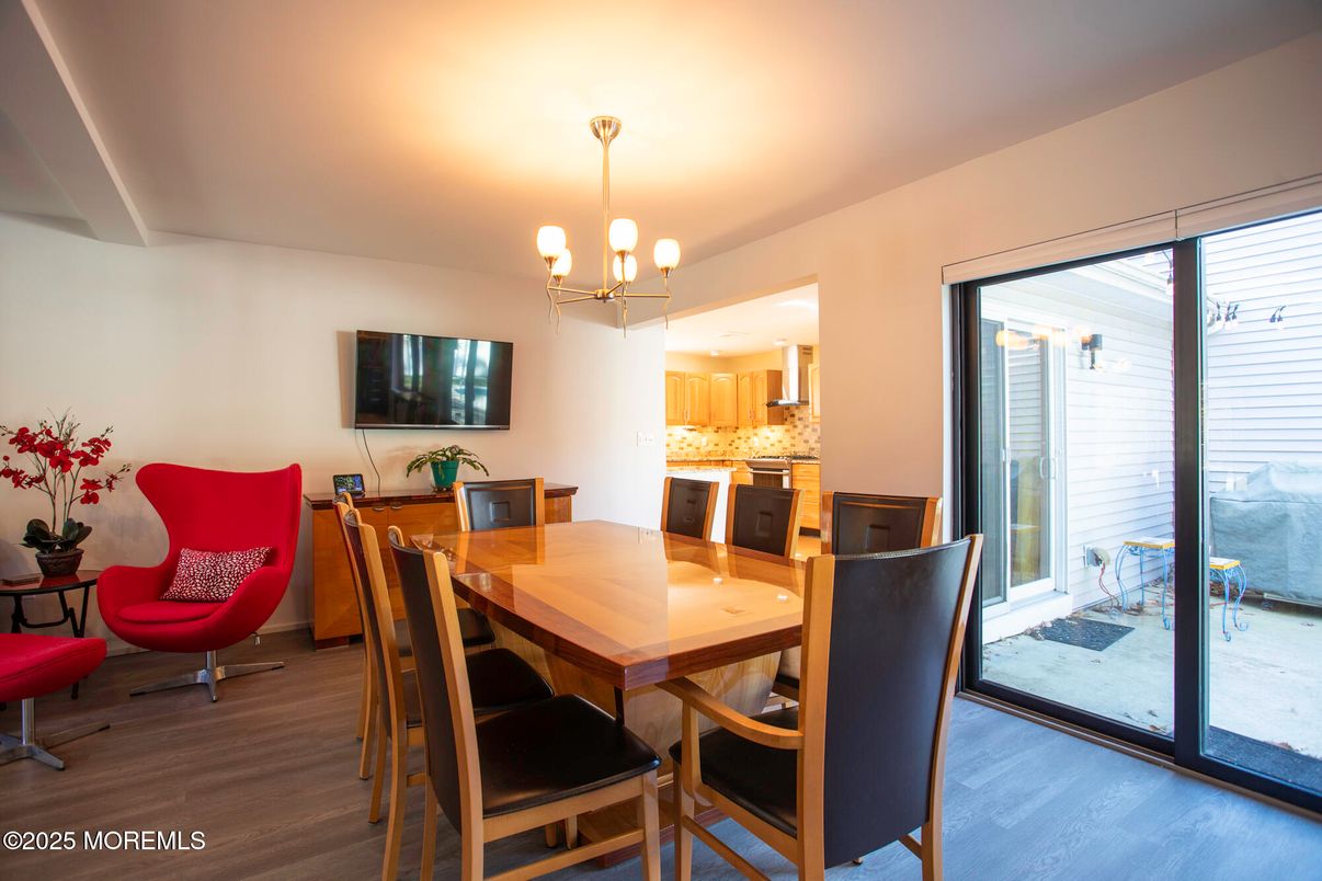 Chandelier, Dining room, Interior, Kitchen, Pendant Lights, Wood Texture Flooring