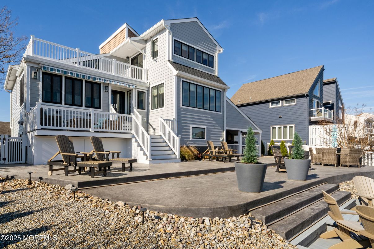 Exterior, Facade, Farmhouse