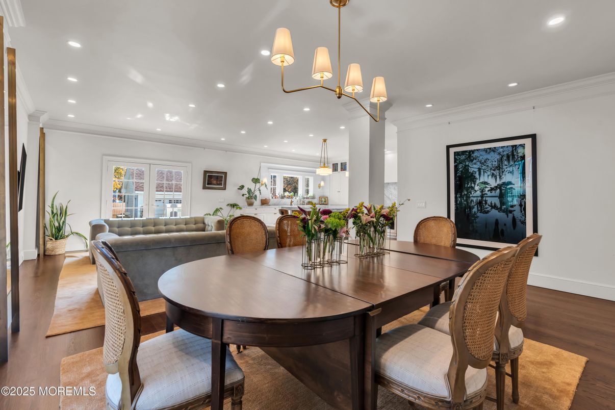 Chandelier, Dining room, Interior, Pendant Lights, Recessed Lighting, Wood Texture Flooring