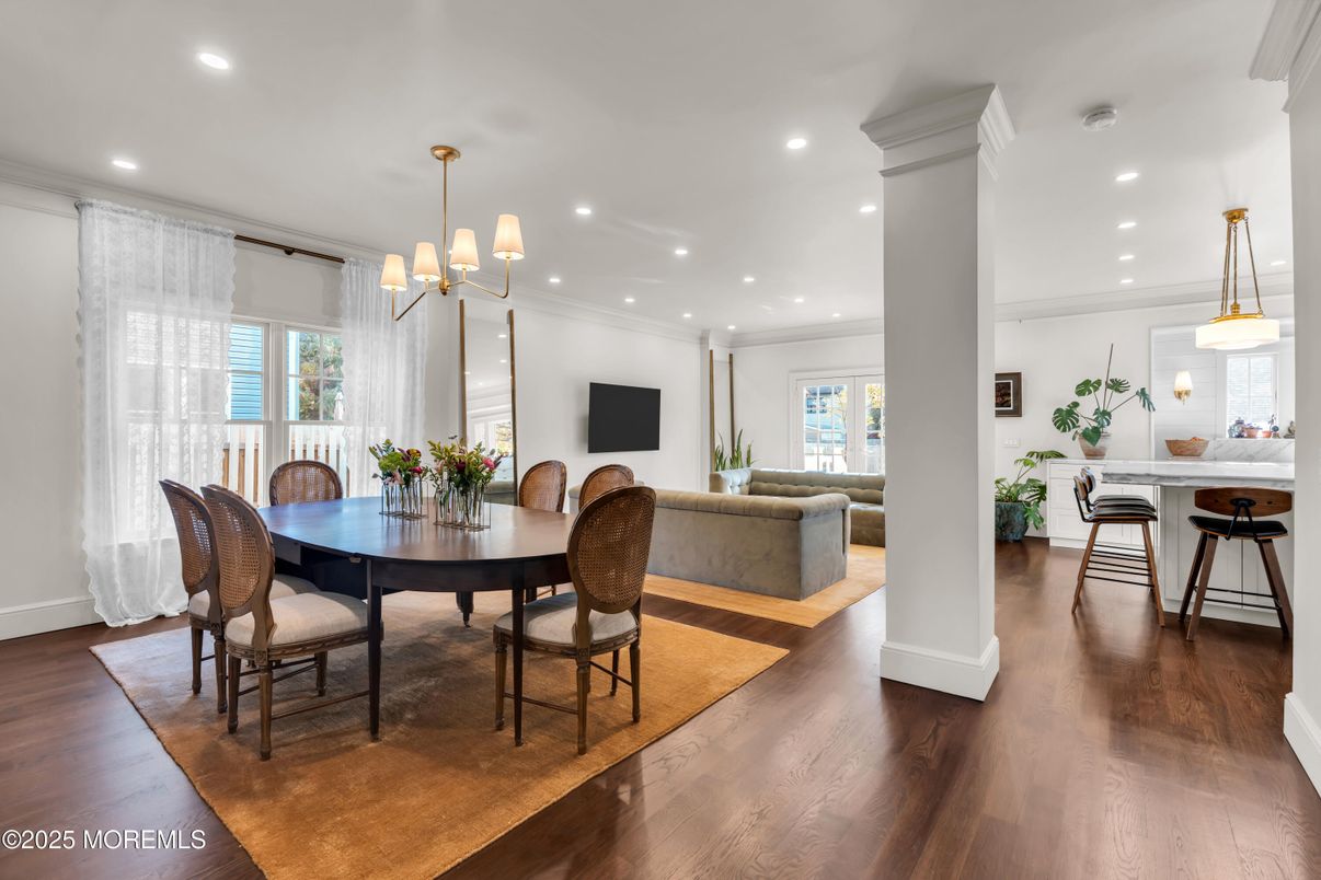 Dining room, Interior, Living room, Pendant Lights, Recessed Lighting, Wood Texture Flooring