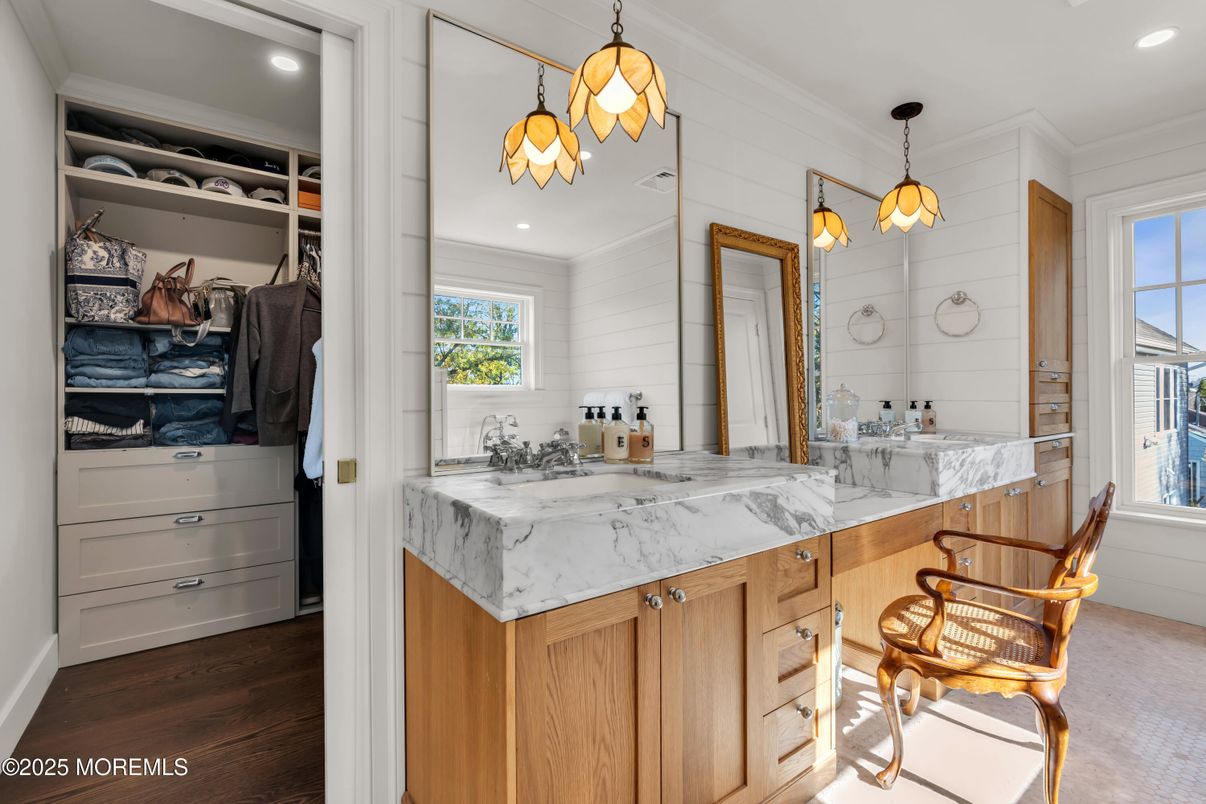 Bathroom, Interior, Pendant Lights, Recessed Lighting, Wood Texture Flooring