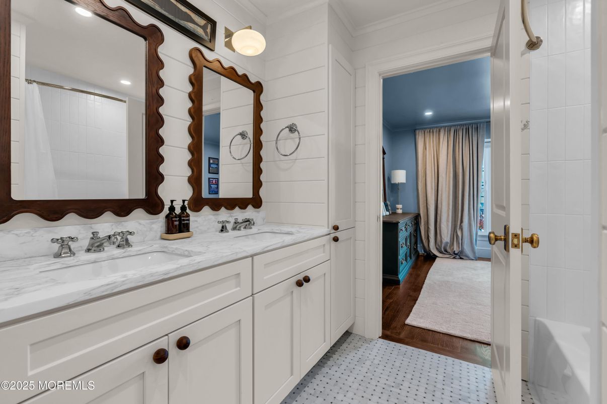 Bathroom, Dual Sink Vanities, Interior, Recessed Lighting, Wood Texture Flooring