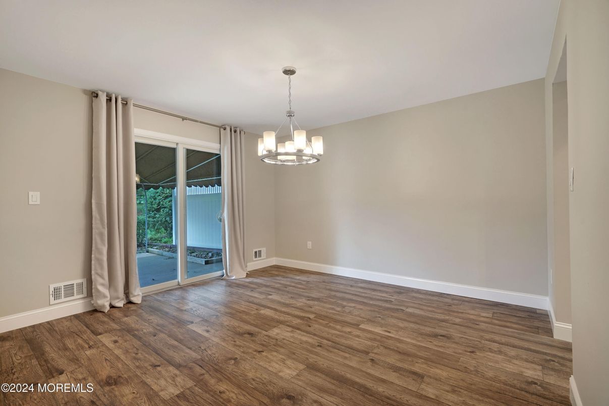 Chandelier, Empty room, Interior, Pendant Lights, Wood Texture Flooring