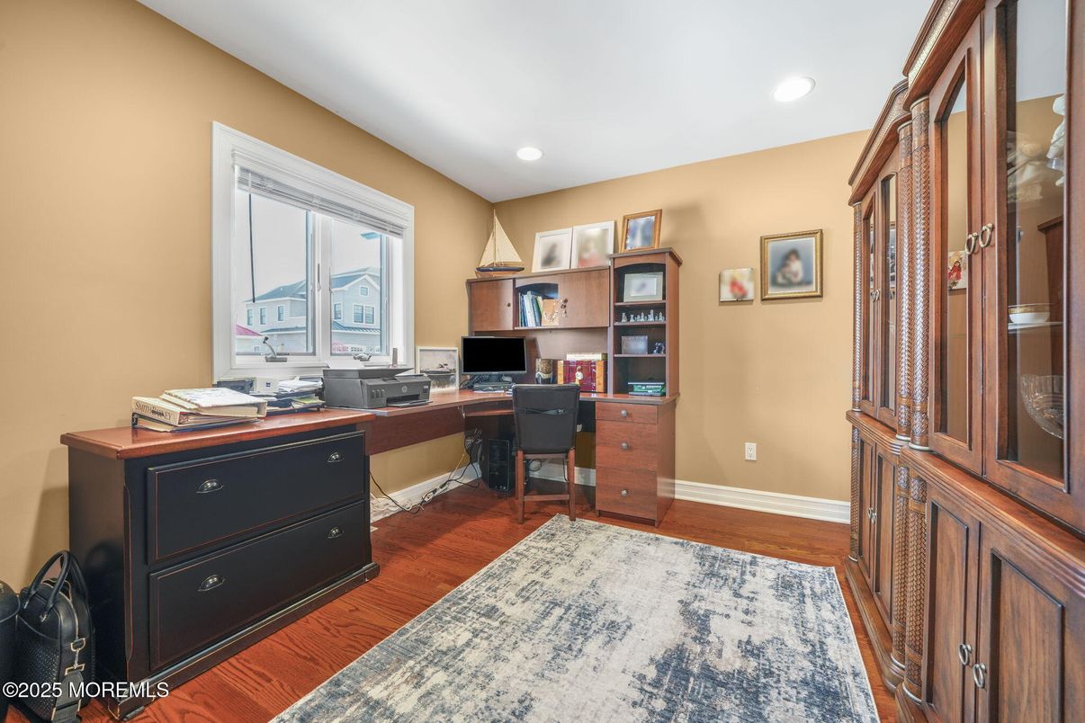 Home Office, Interior, Recessed Lighting, Wood Texture Flooring