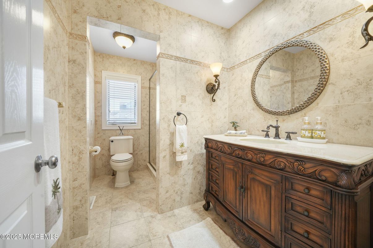 Bathroom, Interior, Recessed Lighting