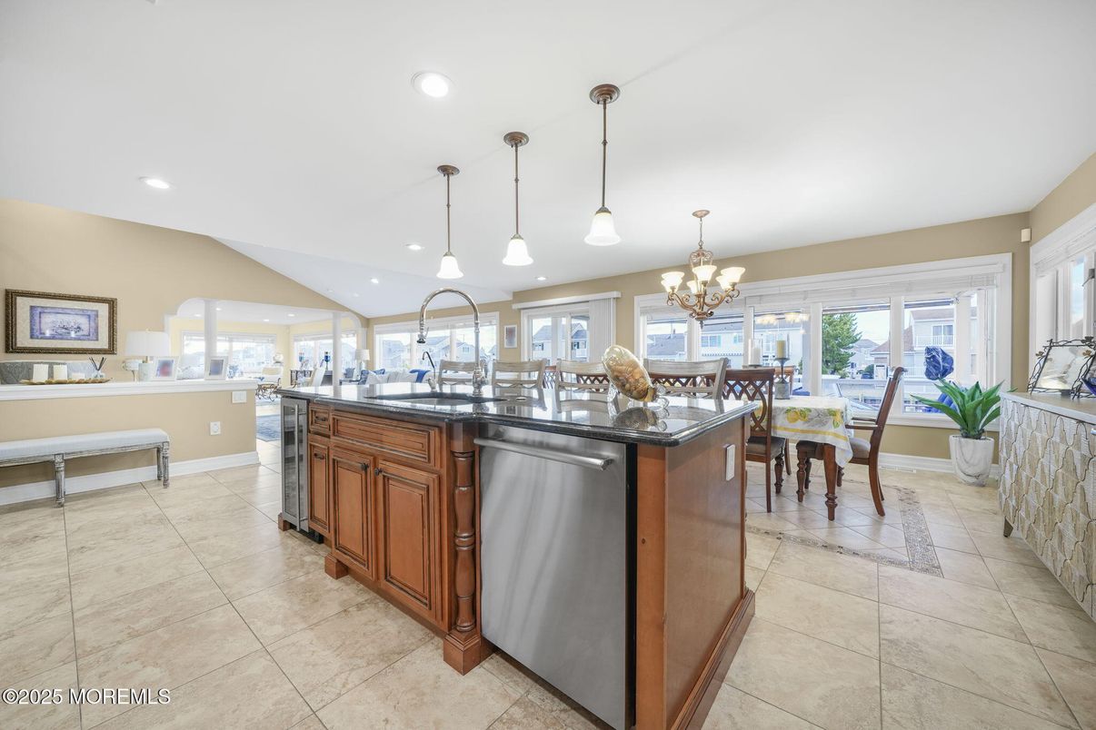 Chandelier, Dining room, Interior, Kitchen, Pendant Lights, Recessed Lighting