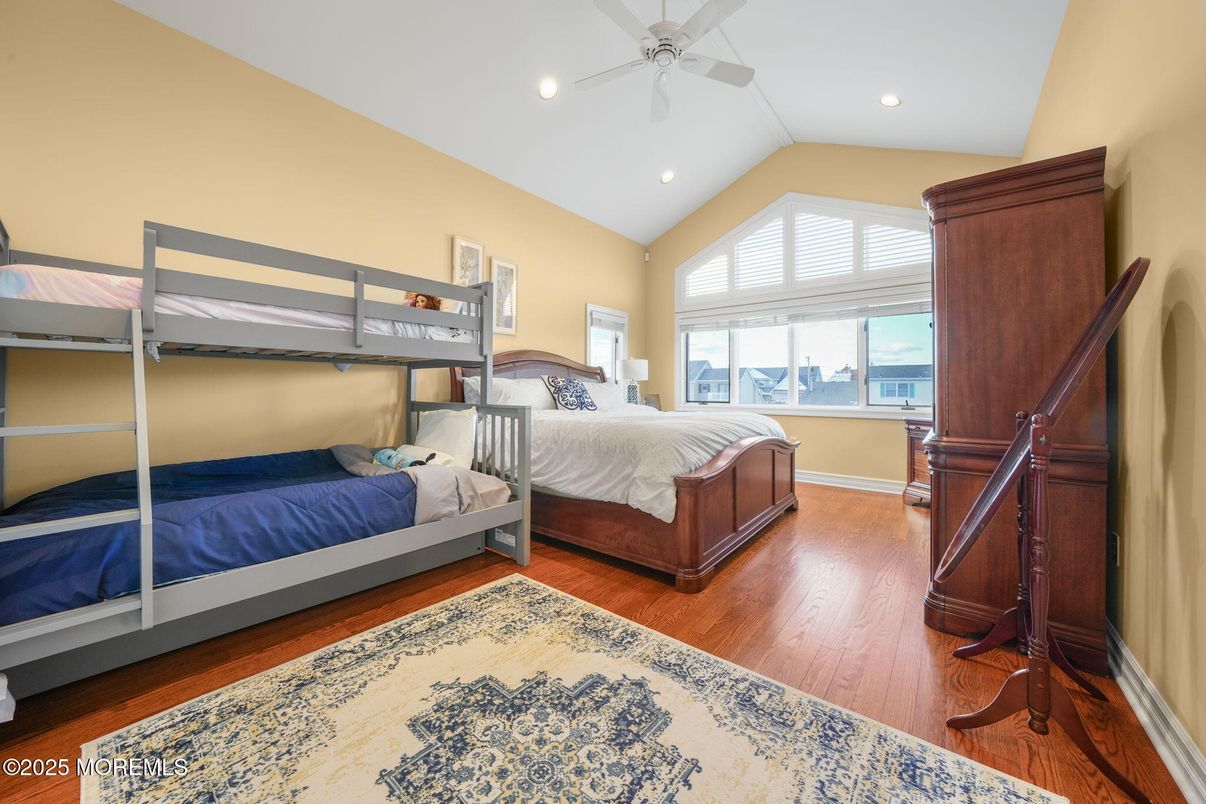 Bedroom, Interior, Recessed Lighting, Water, Wood Texture Flooring