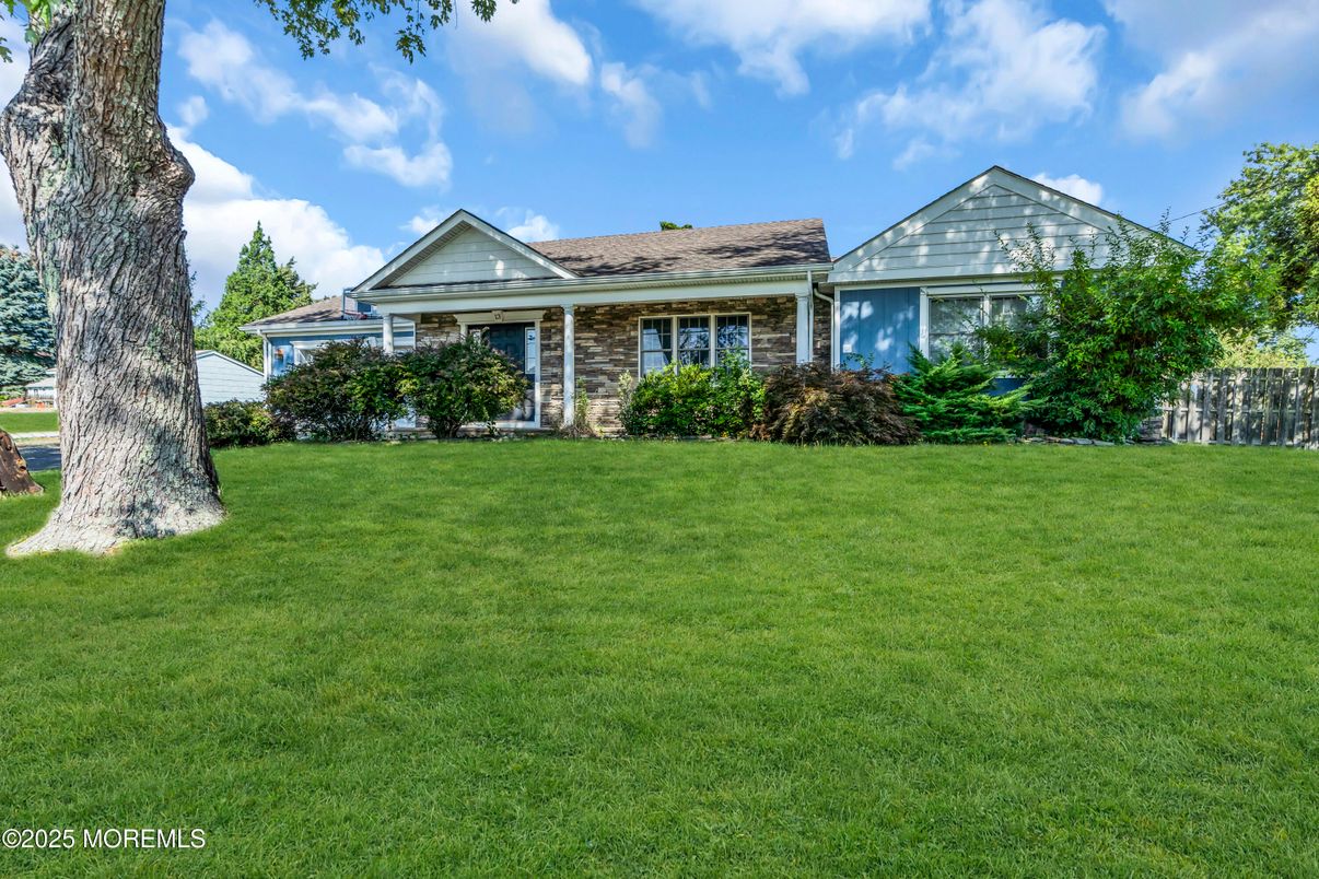 Backyard, Exterior, Facade, Brick Facade, Ranch