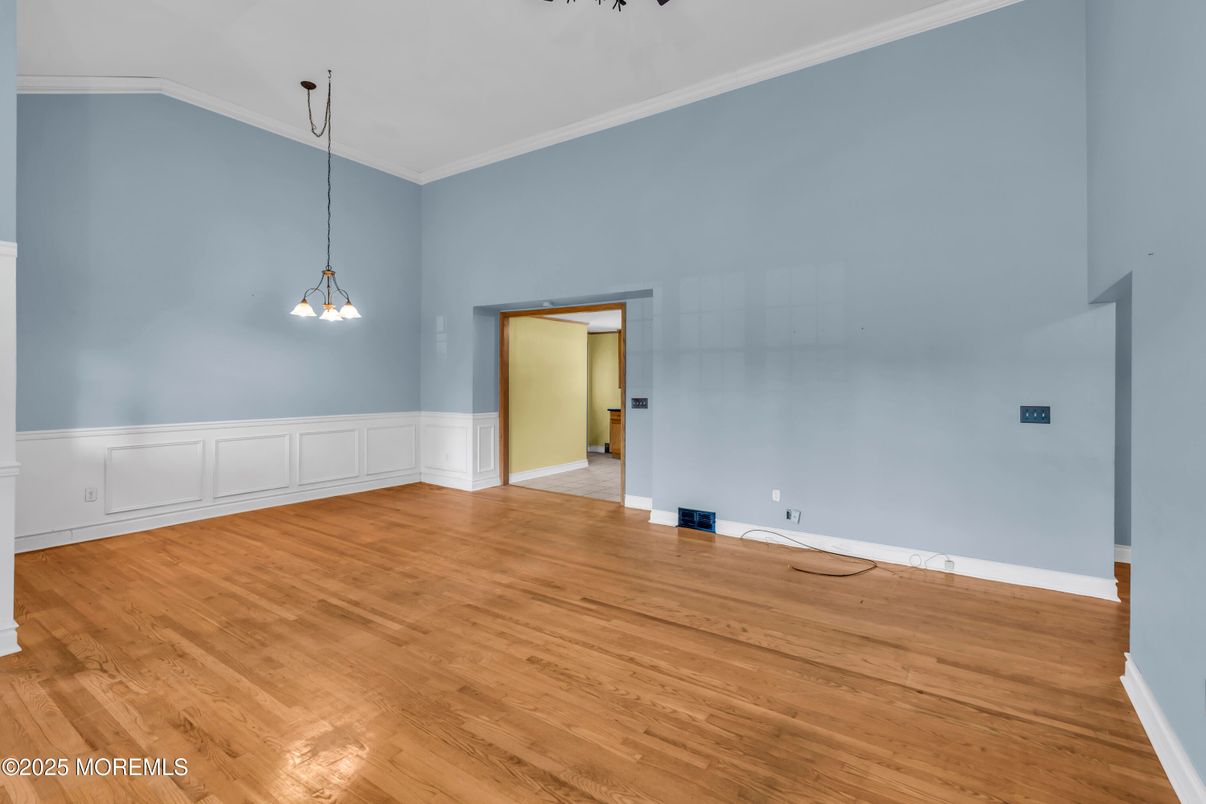 Empty room, Interior, Pendant Lights, Wood Texture Flooring