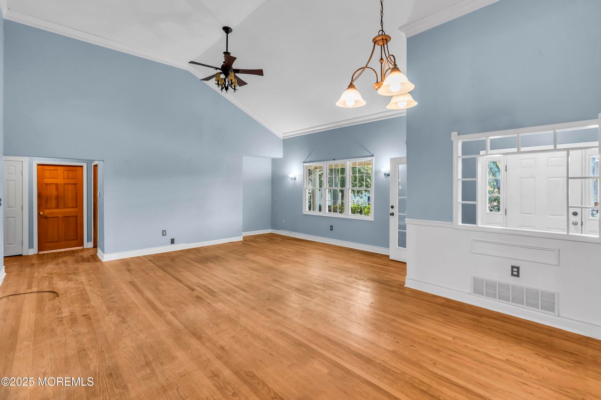 Empty room, Interior, Pendant Lights, Wood Texture Flooring