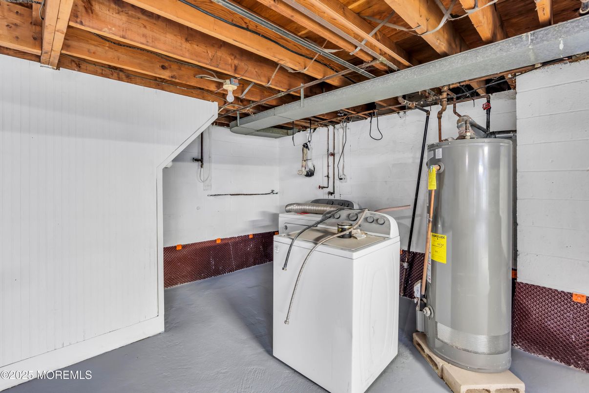 Interior, Washer, Wooden Beams, Wooden Ceilings