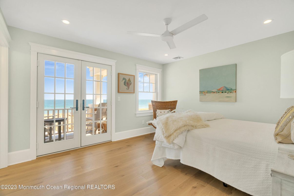 Bedroom, Interior, Recessed Lighting, Water, Wood Texture Flooring