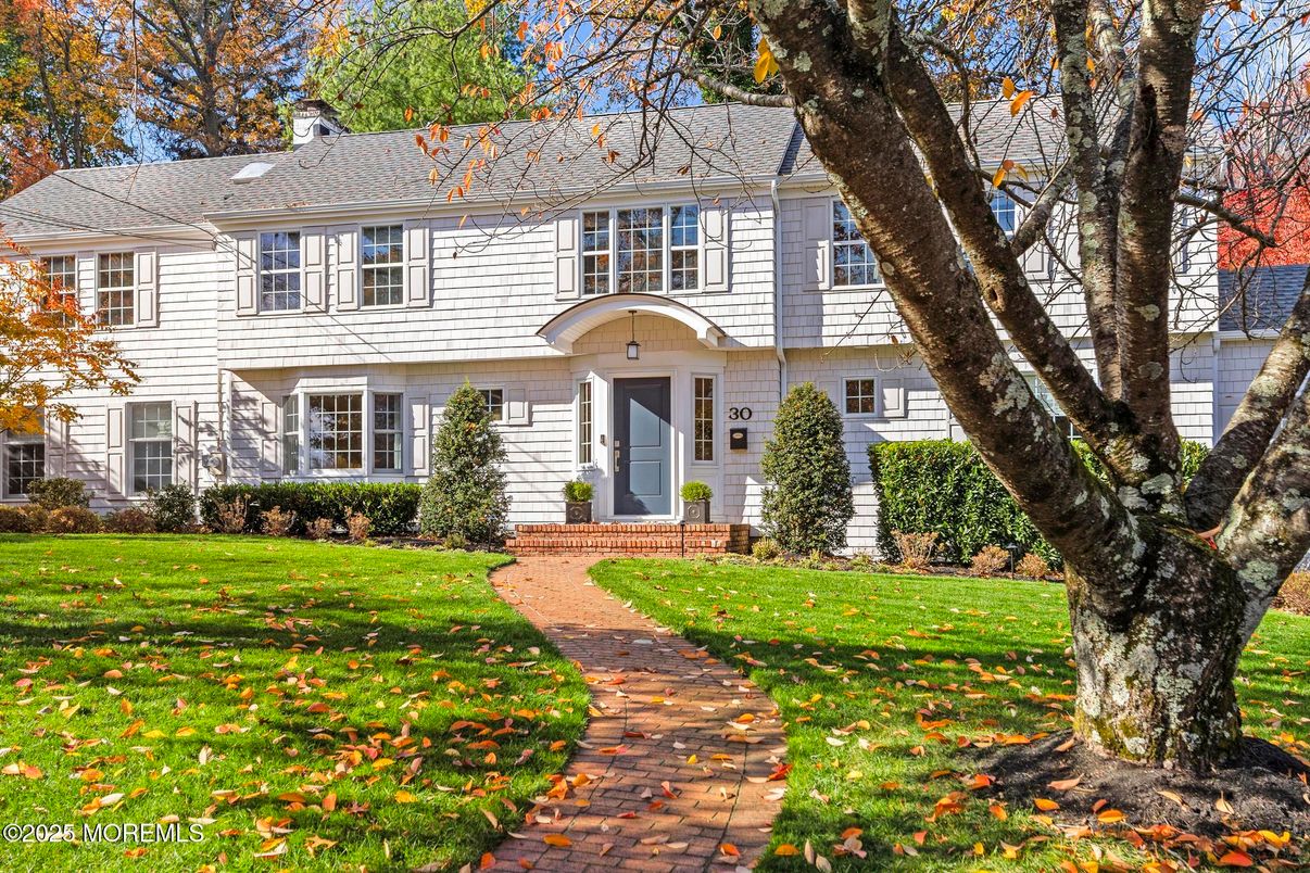 Exterior, Facade, Georgian