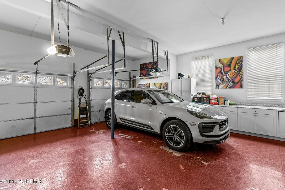 Garage, Interior