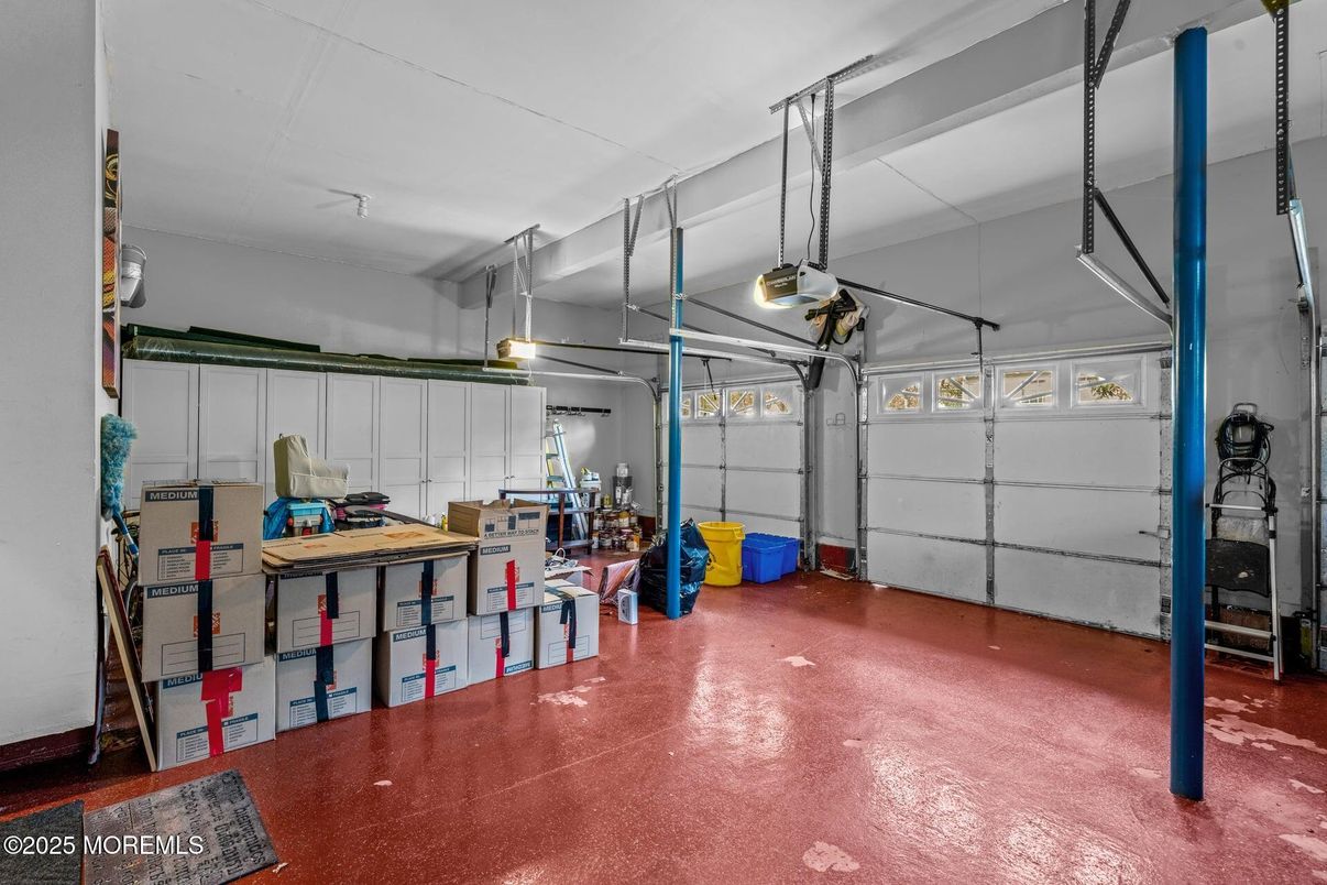 Garage, Interior