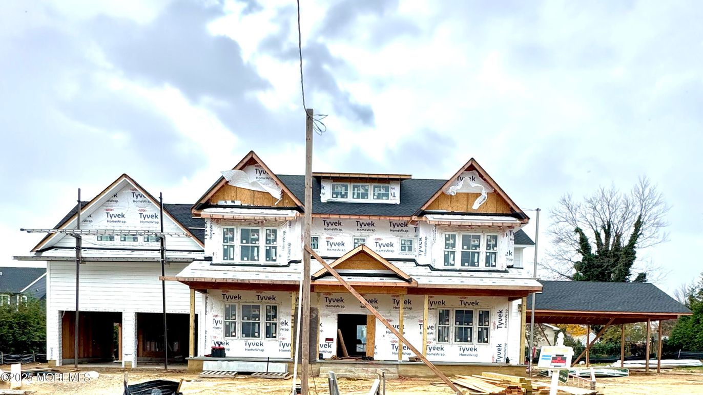 Exterior, Facade, Queen Anne Victorian
