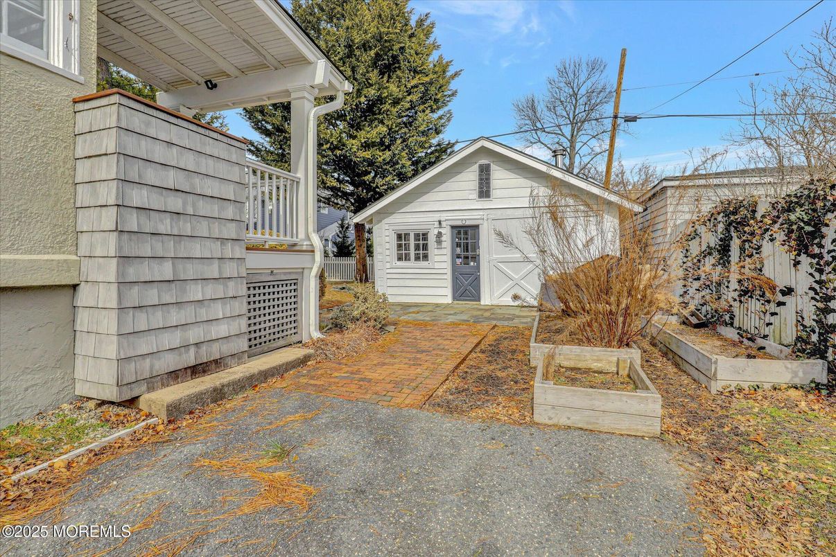 Backyard, Detached Garage, Exterior