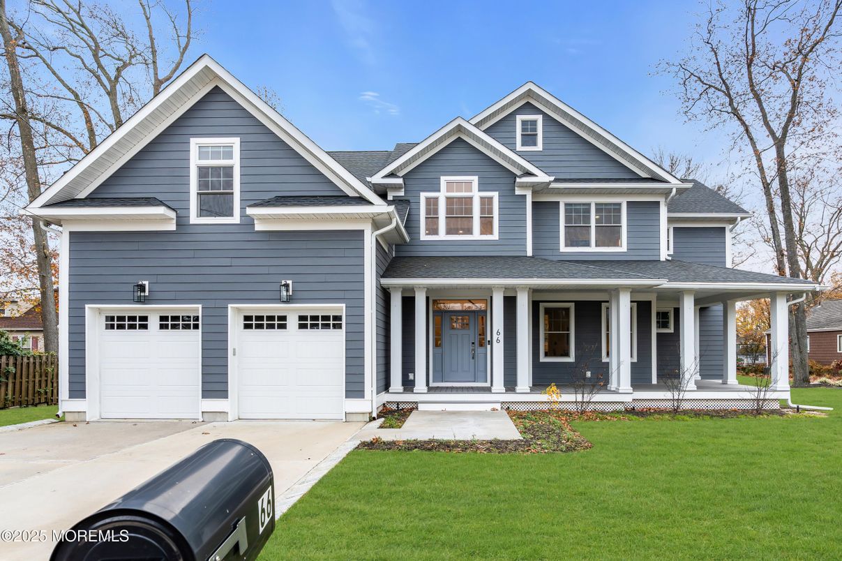 Attached, Exterior, Facade, Farmhouse