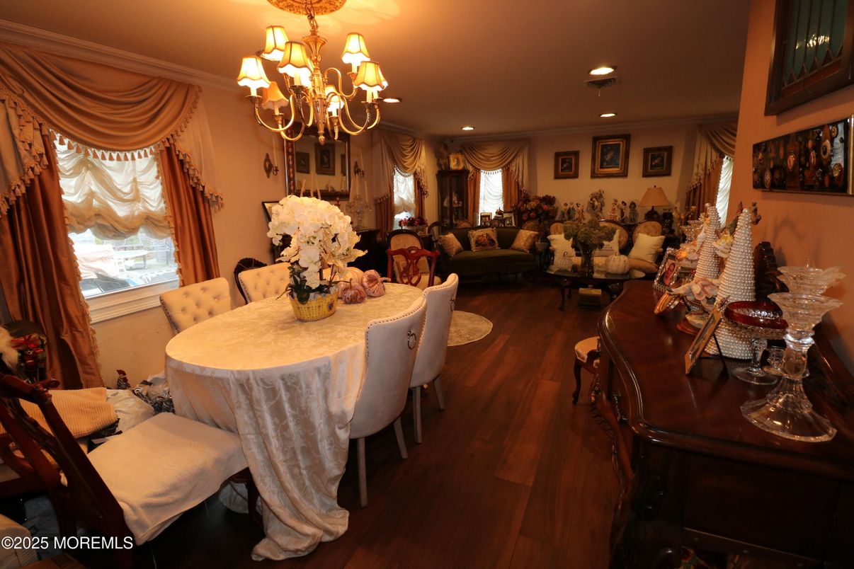 Chandelier, Dining room, Interior, Living room, Recessed Lighting, Wood Texture Flooring