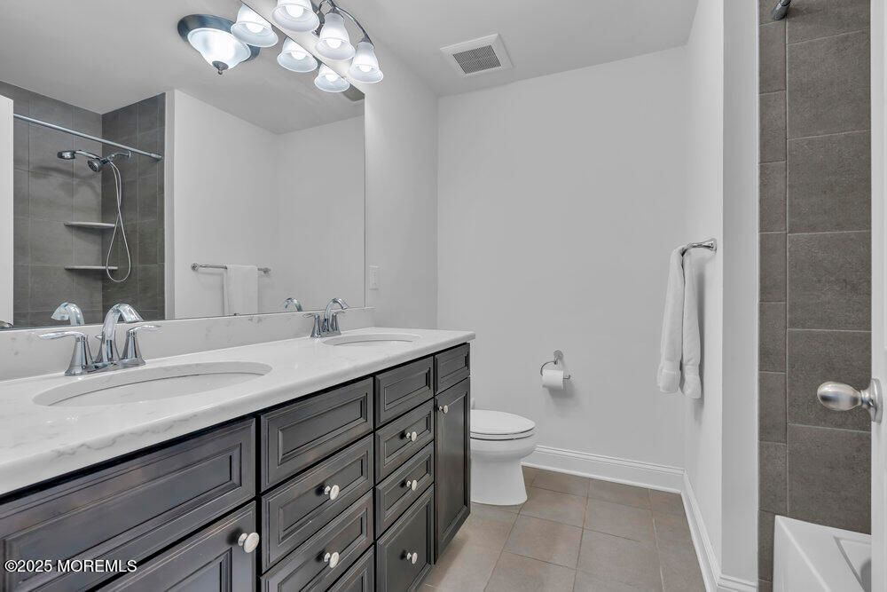 Bathroom, Dual Sink Vanities, Interior