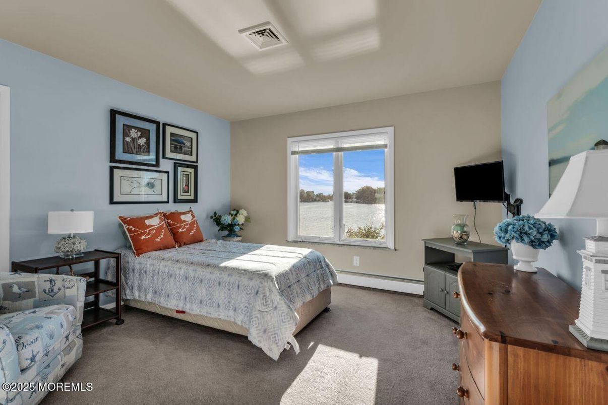 Bedroom, Interior, Water