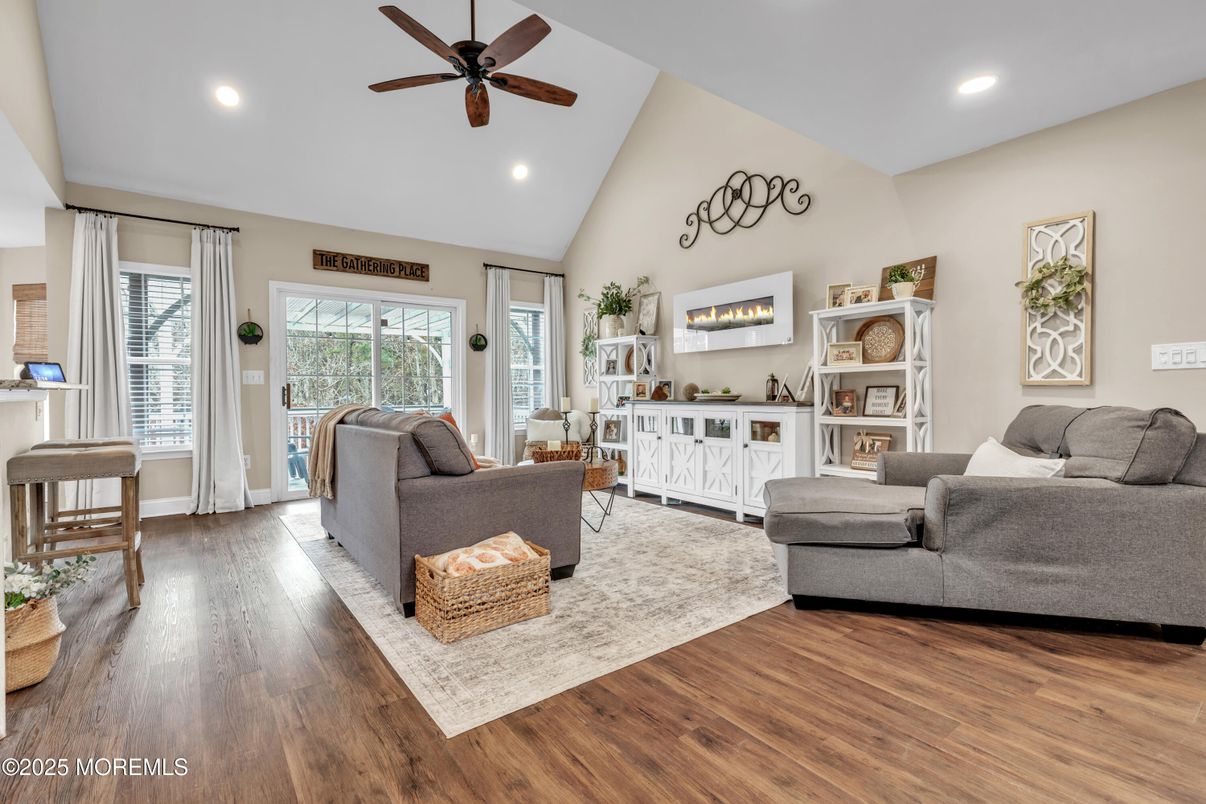 Interior, Living room, Recessed Lighting, Wood Texture Flooring