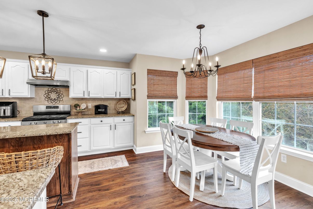 Chandelier, Dining room, Interior, Kitchen, Pendant Lights, Recessed Lighting, Wood Texture Flooring