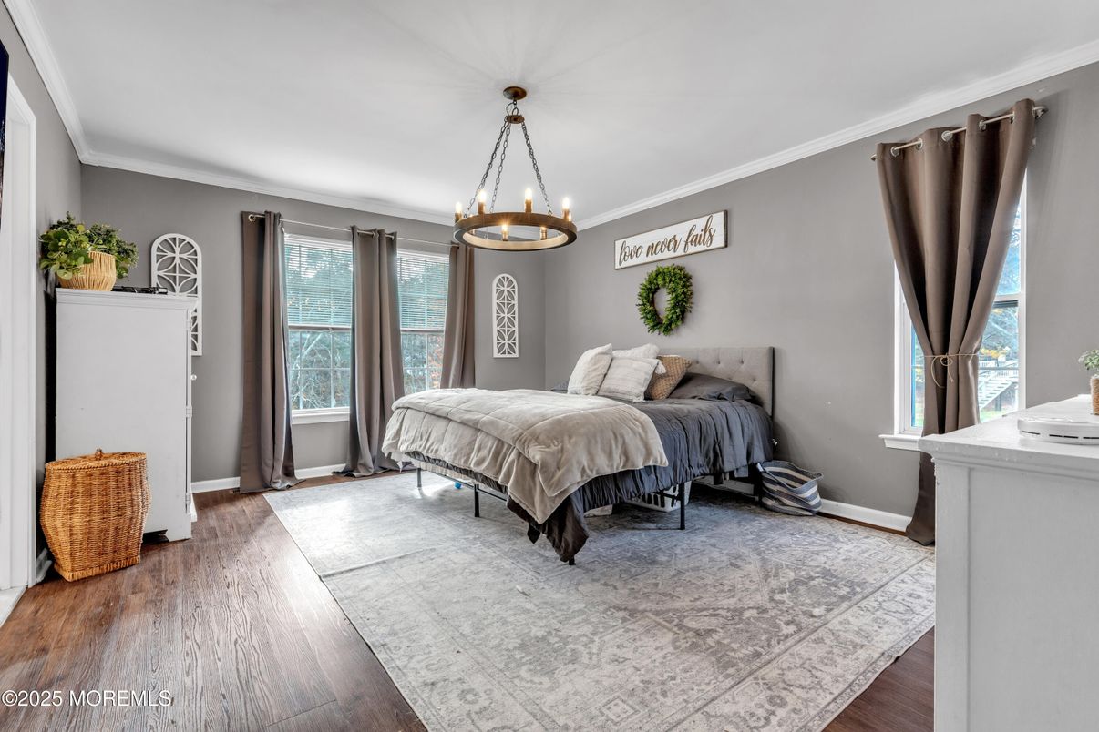 Bedroom, Interior, Pendant Lights, Wood Texture Flooring