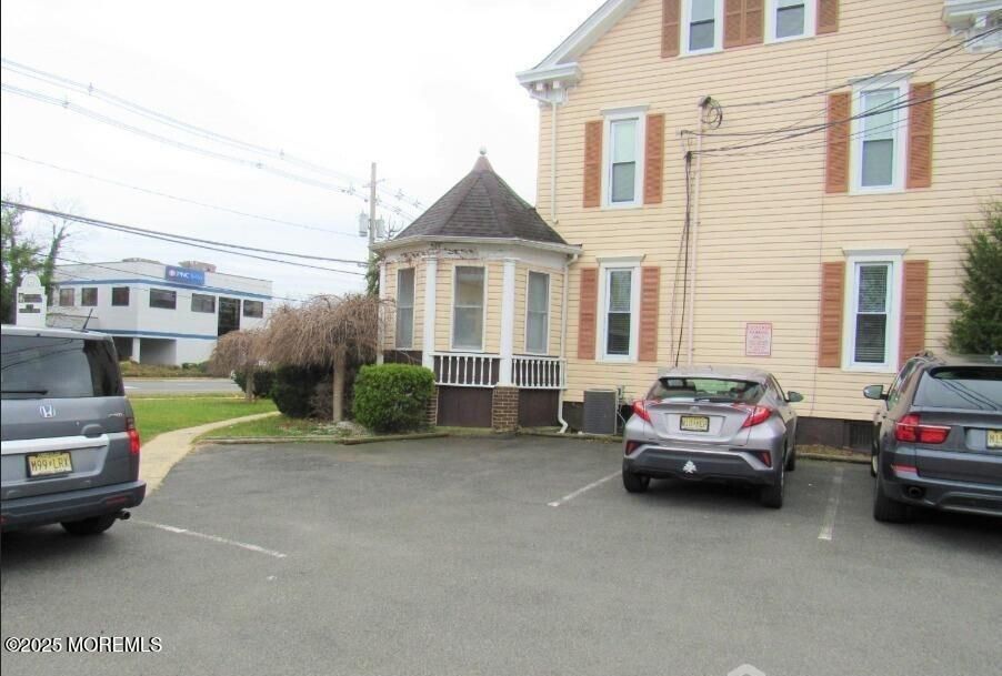 Exterior, Facade, Queen Anne Victorian