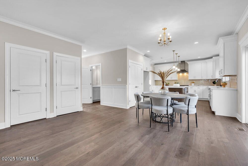 Chandelier, Dining room, Interior, Kitchen, Pendant Lights, Recessed Lighting, Wood Texture Flooring
