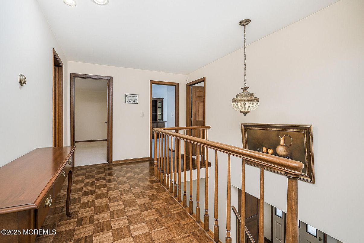 Interior, Pendant Lights, Recessed Lighting, Wood Texture Flooring