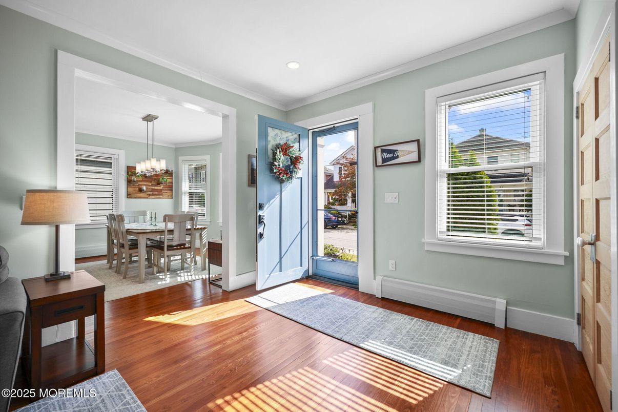 Chandelier, Dining room, Interior, Recessed Lighting, Wood Texture Flooring