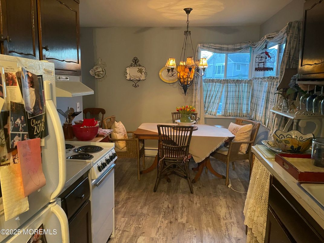 Chandelier, Dining room, Interior, Kitchen, Wood Texture Flooring