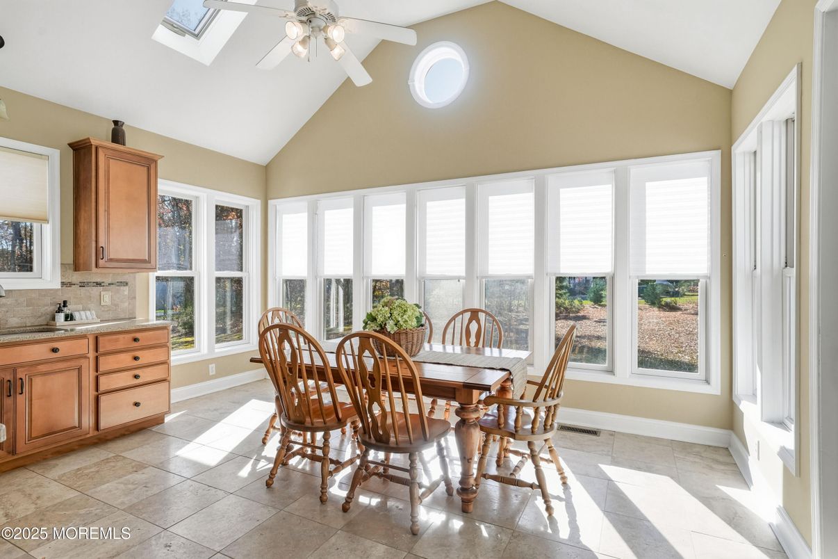 Dining room, Interior