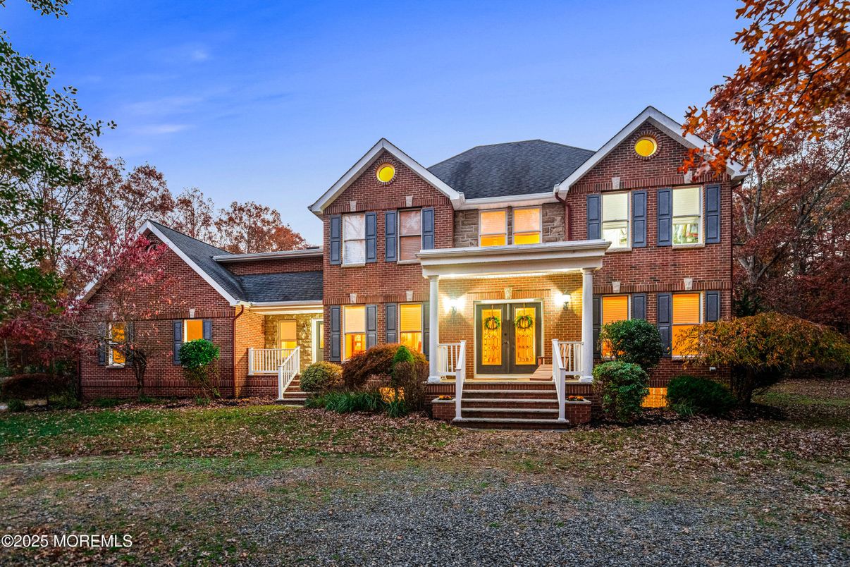 Exterior, Facade, Brick Facade, Brick Traditional