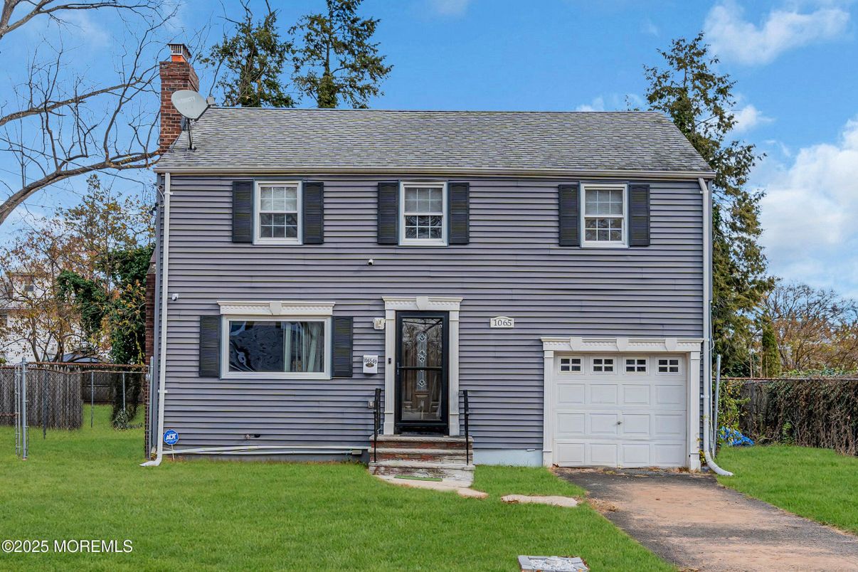 Attached, Exterior, Facade, Georgian