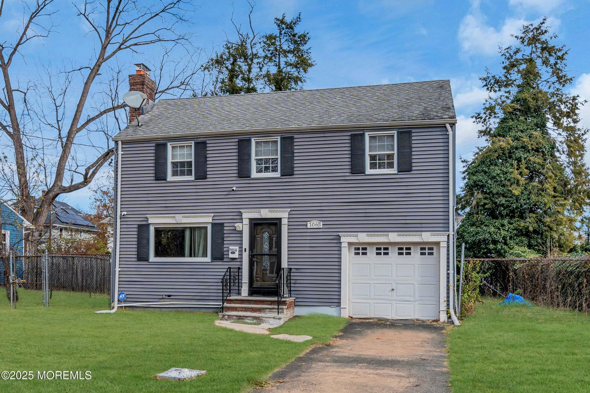 Attached, Exterior, Facade, Georgian