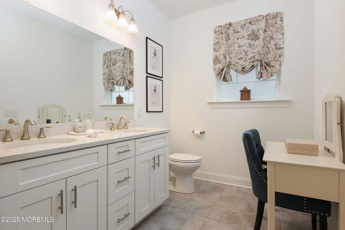 Bathroom, Dual Sink Vanities, Interior