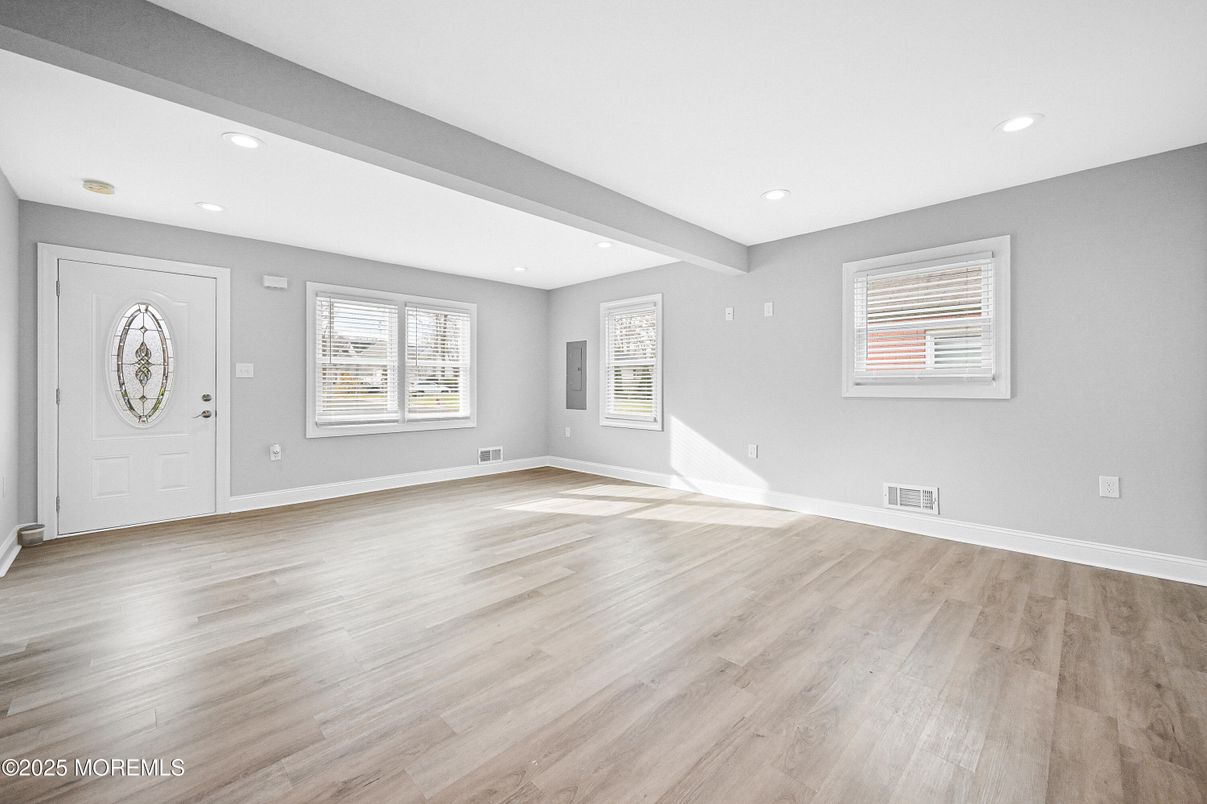 Empty room, Interior, Recessed Lighting, Wood Texture Flooring