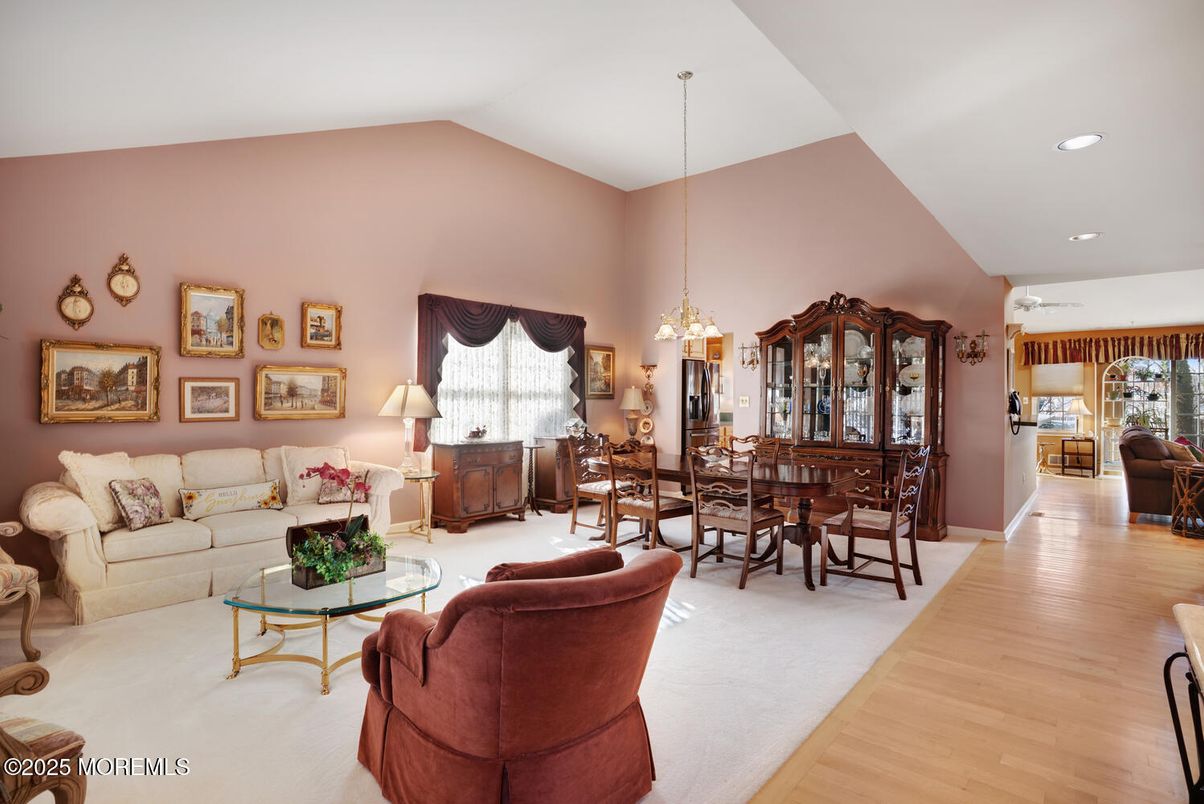 Dining room, Interior, Living room, Pendant Lights, Recessed Lighting, Wood Texture Flooring