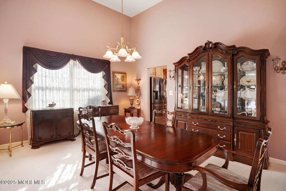 Chandelier, Dining room, Interior