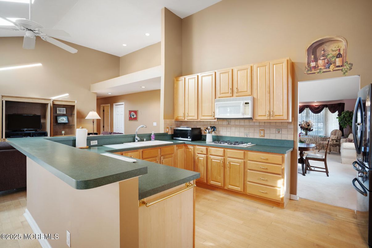 Dining room, Interior, Kitchen, Recessed Lighting, Wood Texture Flooring