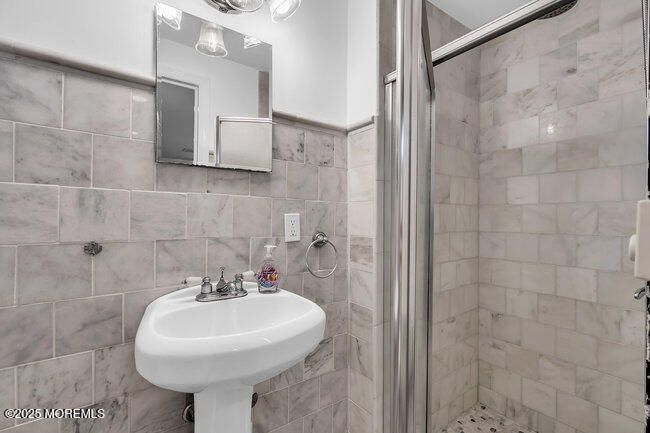 Bathroom, Interior, Marble Walls