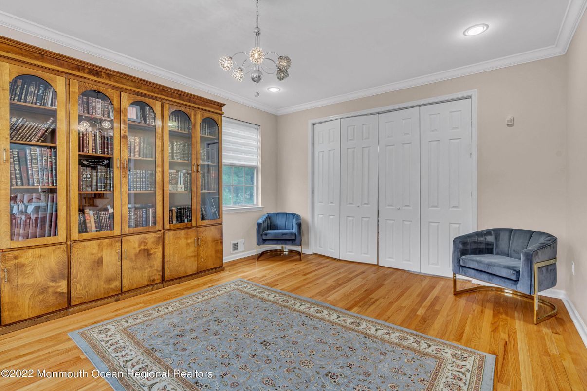 Empty room, Interior, Pendant Lights, Recessed Lighting, Wood Texture Flooring